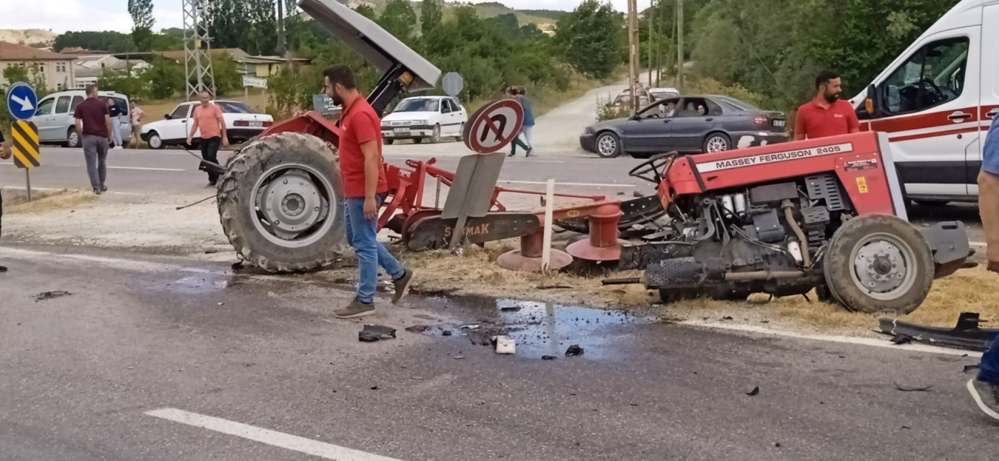 Traktör kazasının görüntüleri ortaya çıktı! İşte o anlar...;