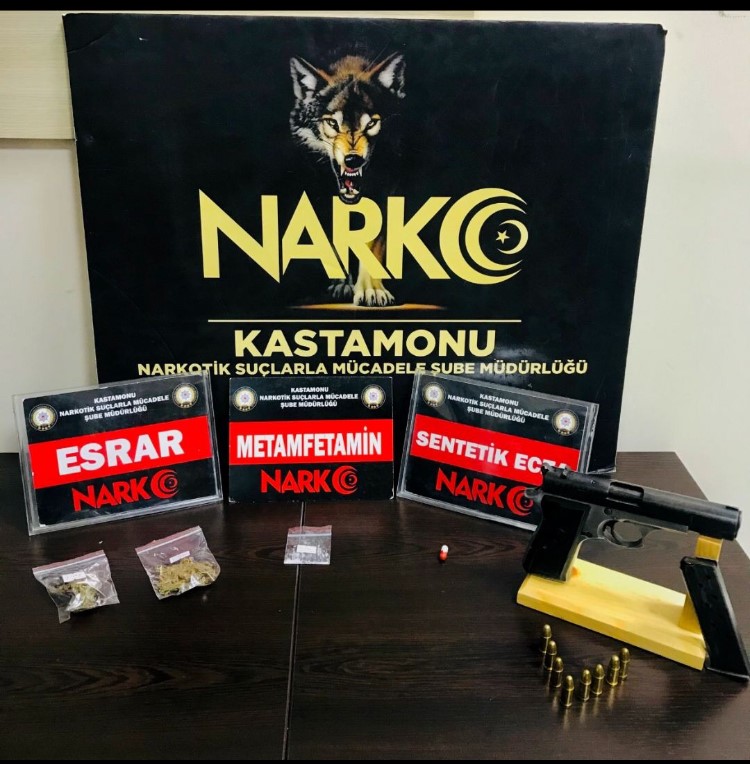 Narkotik’ten ‘zehir’ operasyonu: 2 gözaltı;