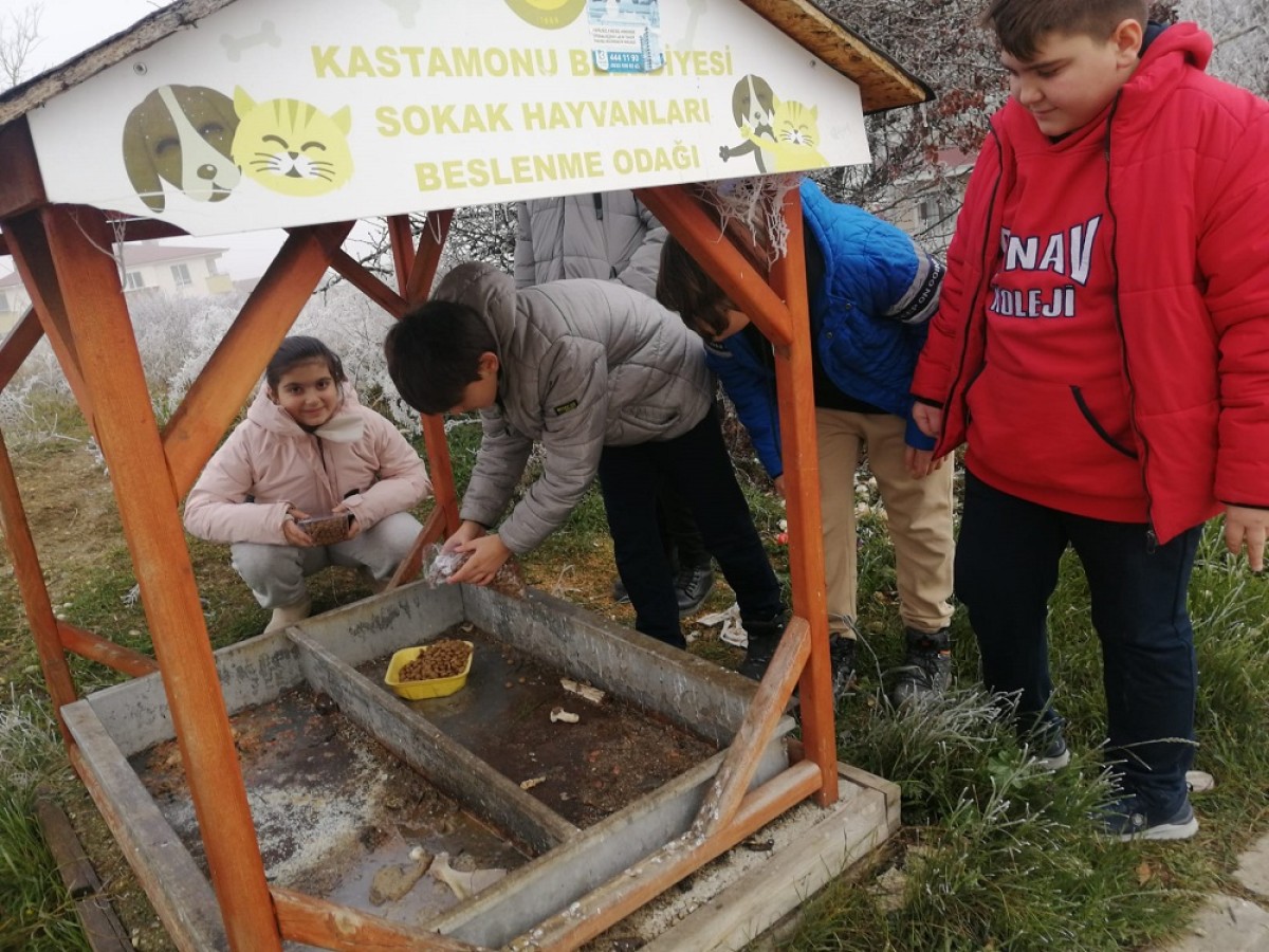Dondurucu soğukta kalpleri ısıttılar;