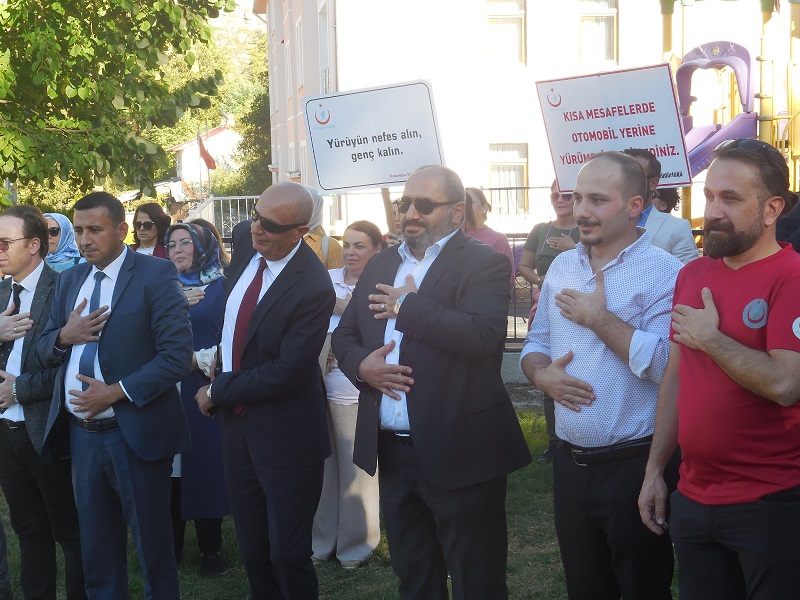Sağlıkçılar, sağlıklı yaşam için yürüdü;