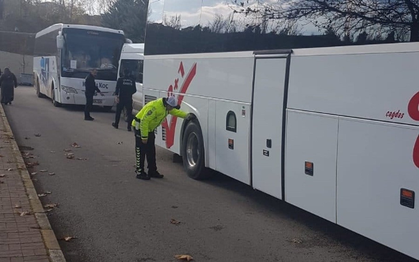 Otogar’da kış lastiği denetimi;