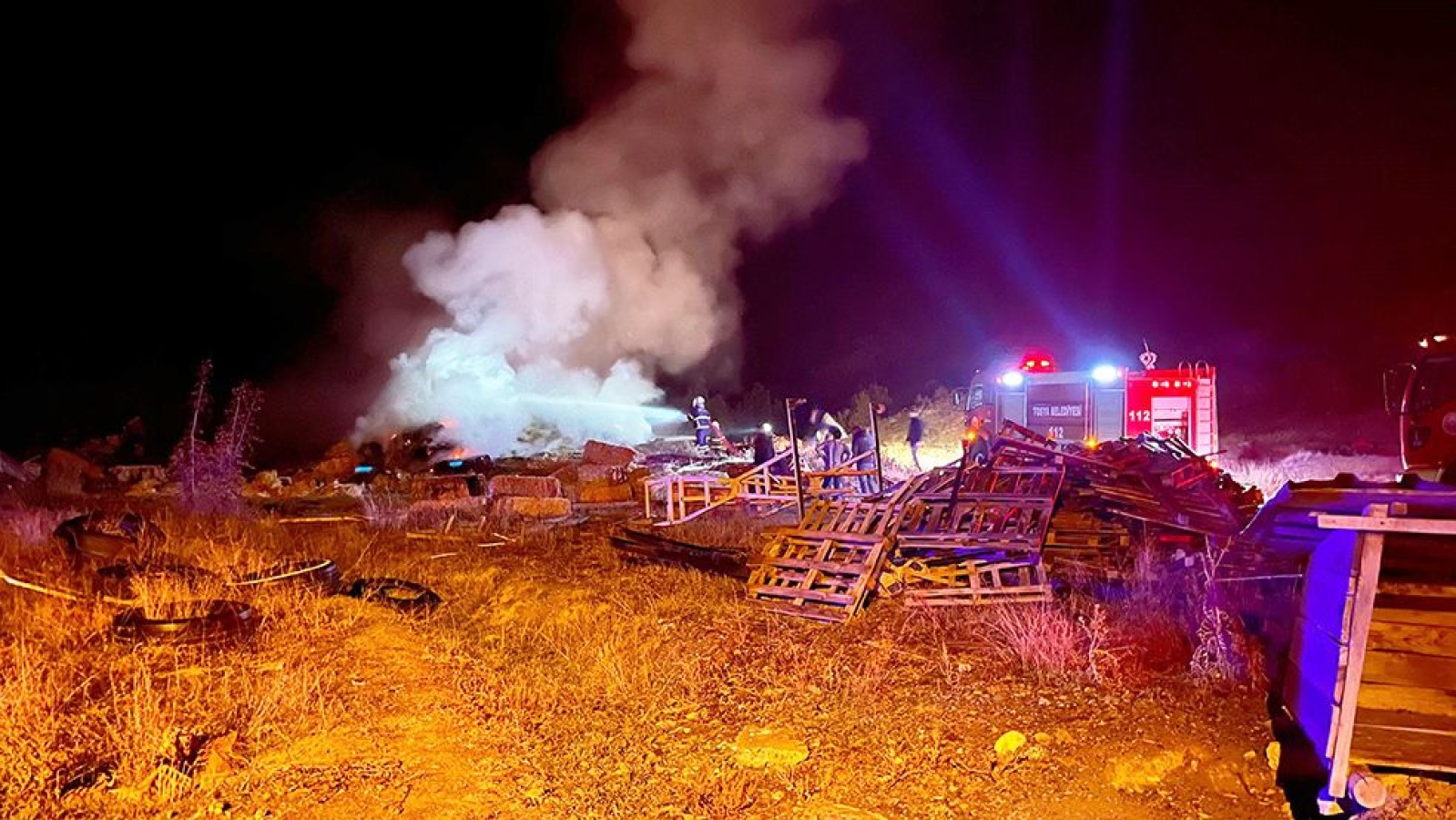 Kastamonu’da alevli gece!.. 500 balya kül oldu  ;