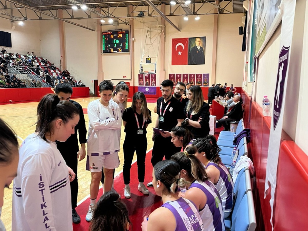 İstiklal Yolu, güle oynaya play-offa;