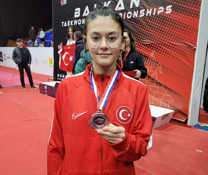Zeynep Hasret, Balkan 2.si oldu;
