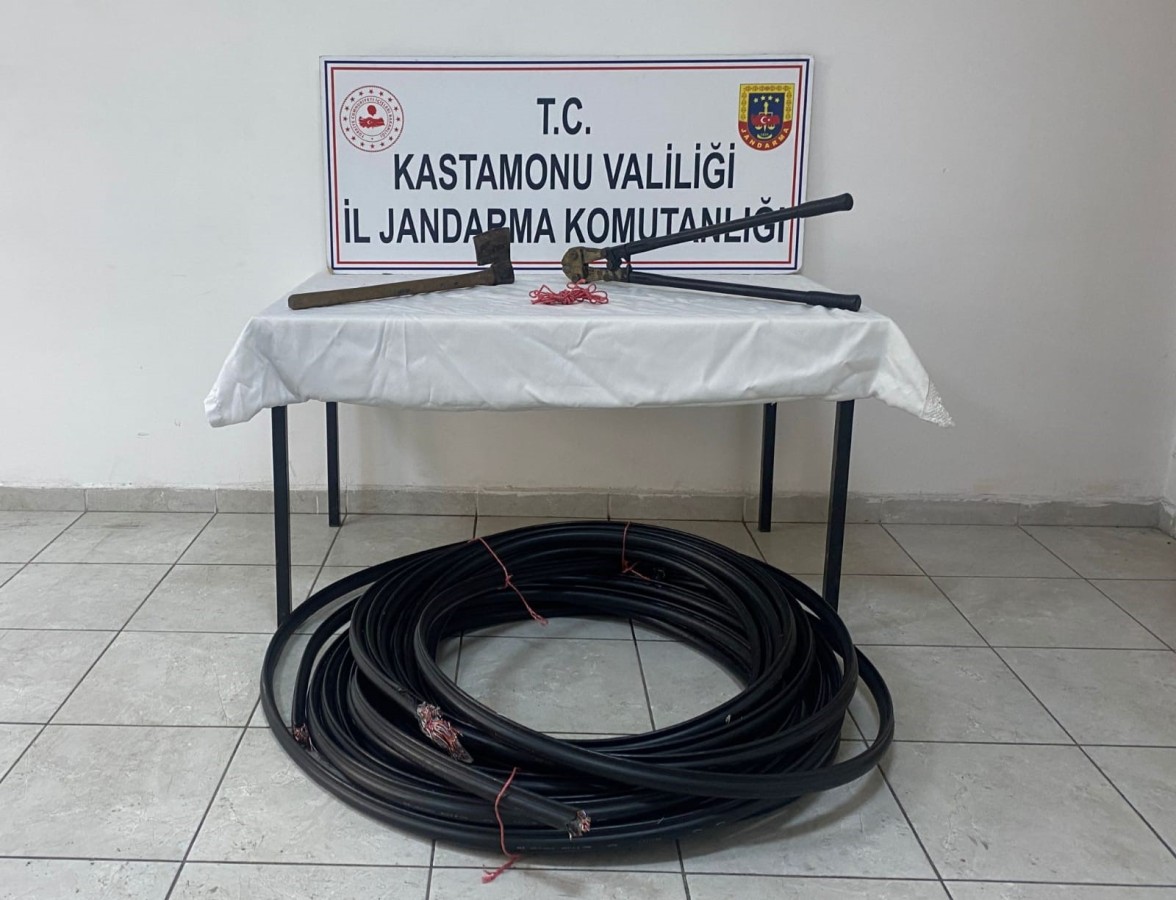 Kablo hırsızları tutuklandı;