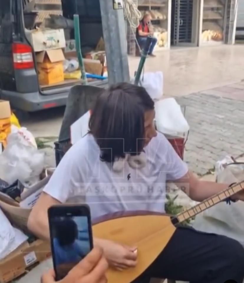 Taşköprü Pazarı’nda; elde bağlama, tezgâhta ıspanak!;