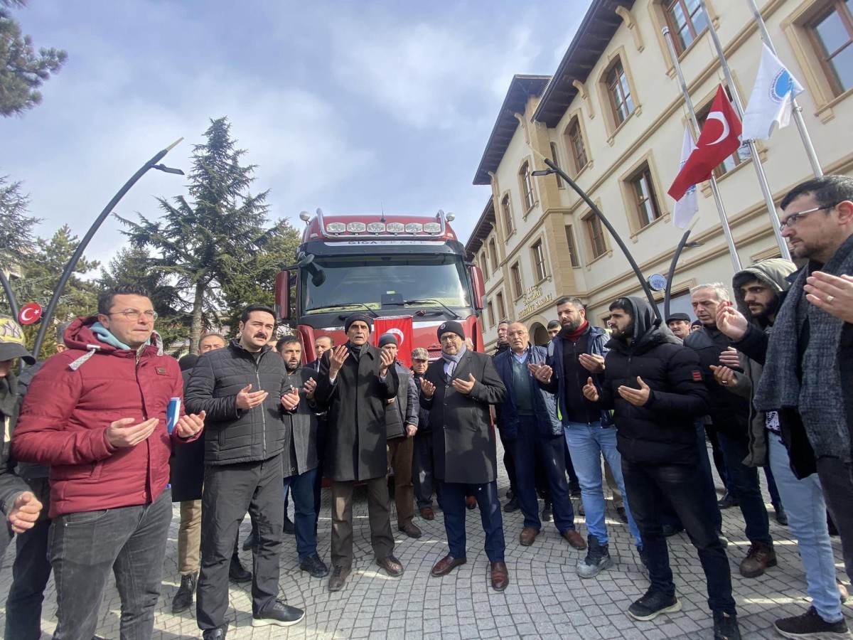 Taşköprü’den 2 yardım tırı daha gönderildi;