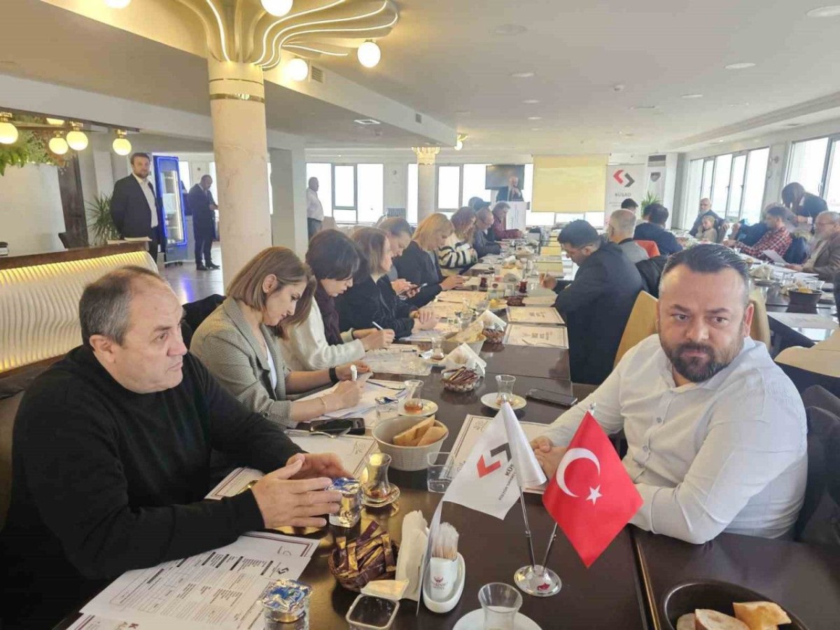 "Prof. Dr. Eker'den Çarpıcı İfade: 'Kültür Savaşları Çağına Girdik'";