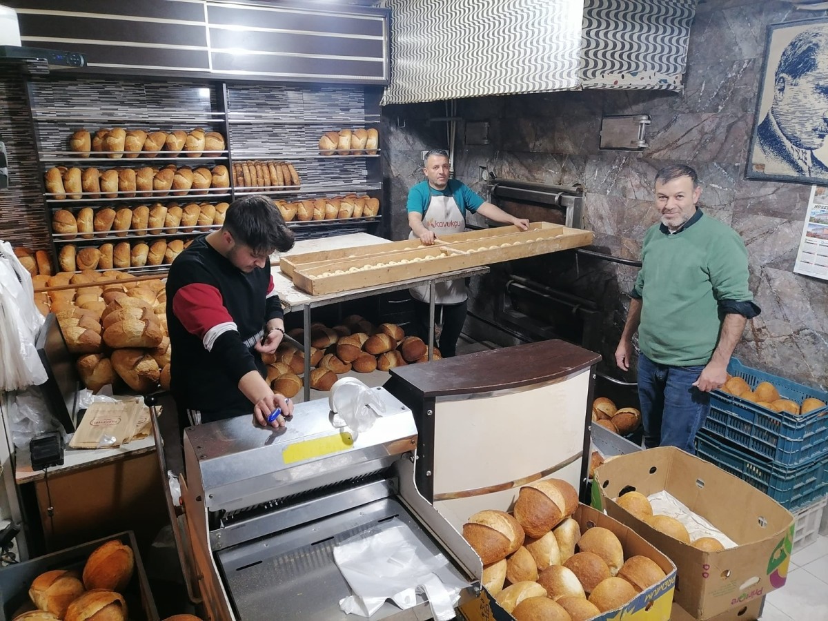Deprem bölgesine ekmek gönderdiler;