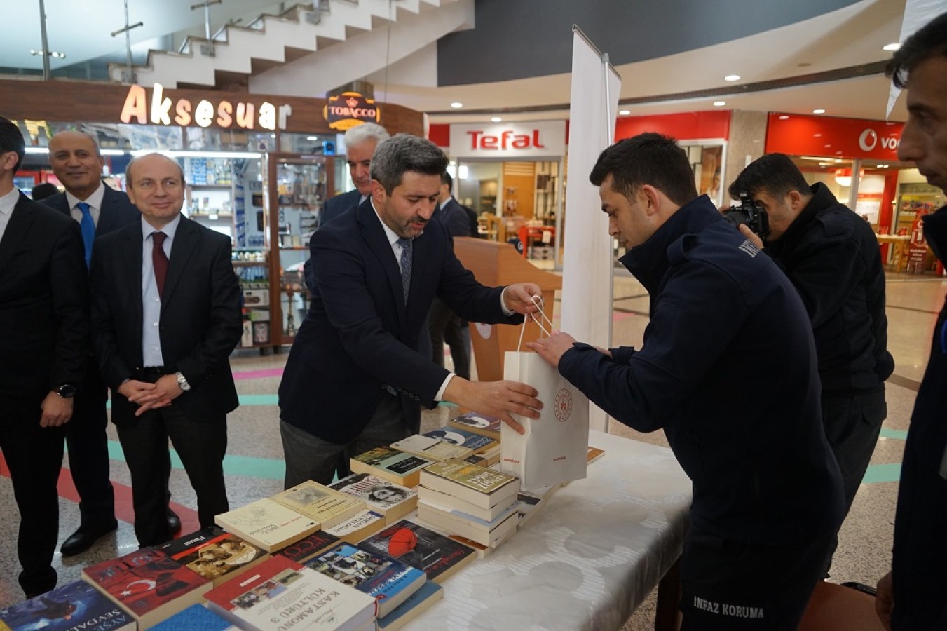 Cezaevleri için kitap bağışı kampanyası başlatıldı;