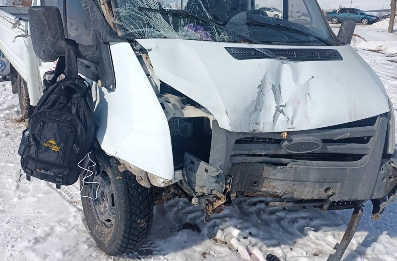 Deprem bölgesine yardım götüren esnaf kazada yaralandı;