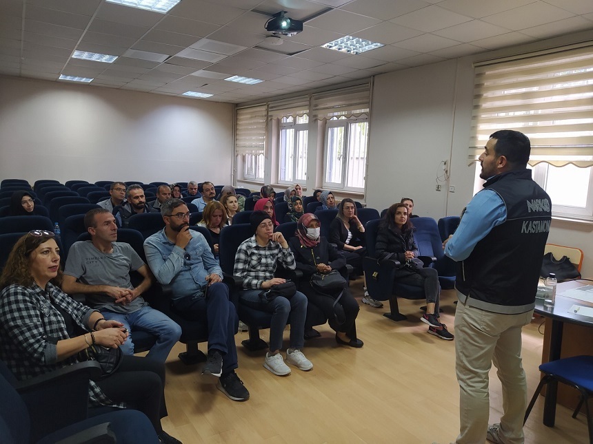 Emniyet’in 'En İyi Narkotik Polisi Anne' Projesi hız kesmiyor;