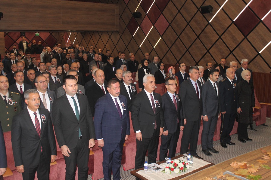 Milleti, bir kez daha Ata’sını andı;