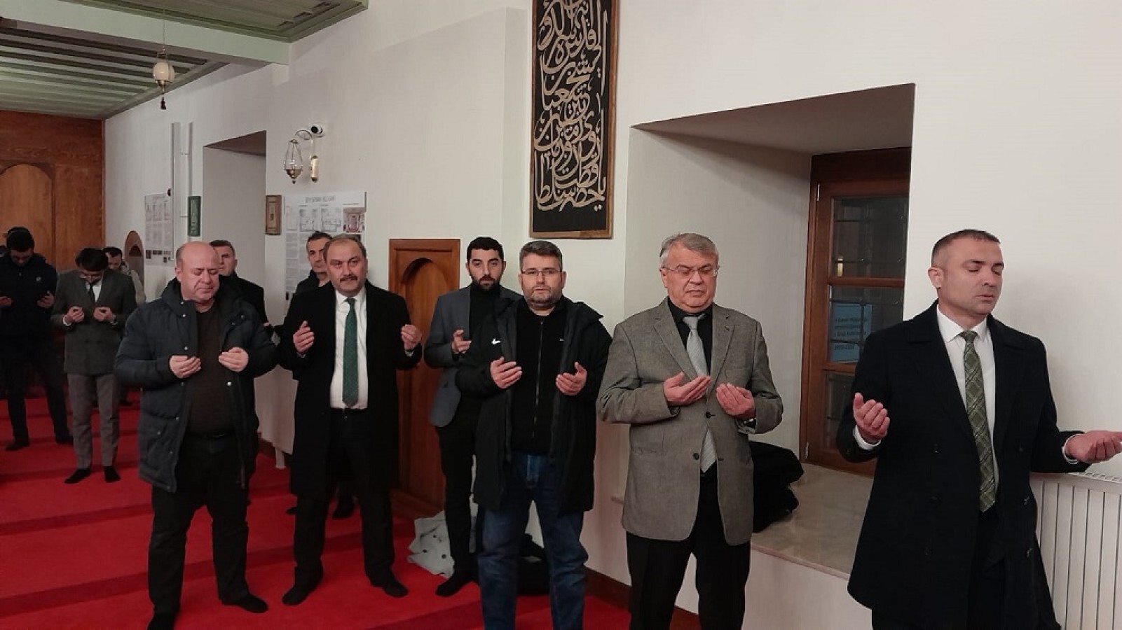 Dualar şehitlerimiz ve merhum gazeteciler için;