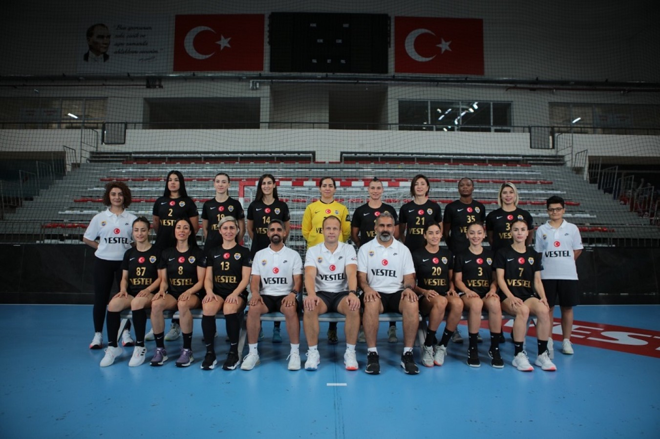 Altın Kızlar, ligde rakipsiz: 27-30;