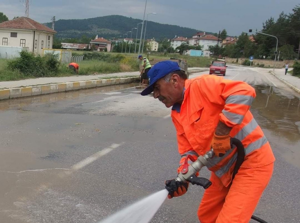 Belediye personeli hayatını kaybetti;