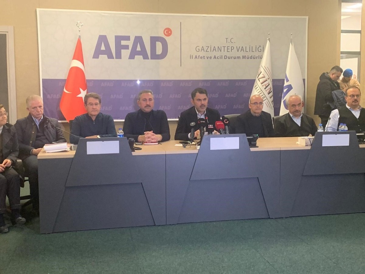 ‘Tarihimizin en büyük konut projesini 1 yılda tamamlayacağız’;
