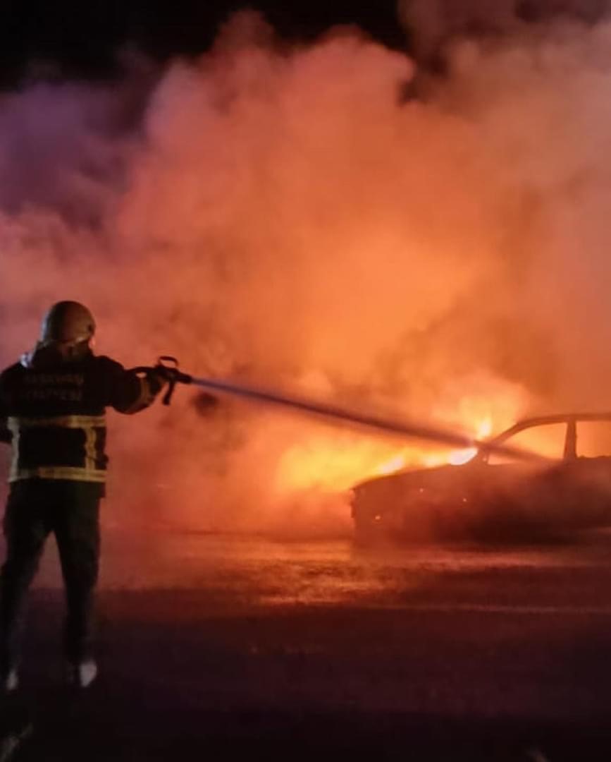 Taşköprü’de seyir halindeki otomobil alev alev yandı