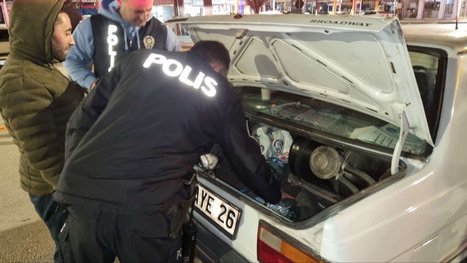 Polis ekipleri şok uygulama yaptı;