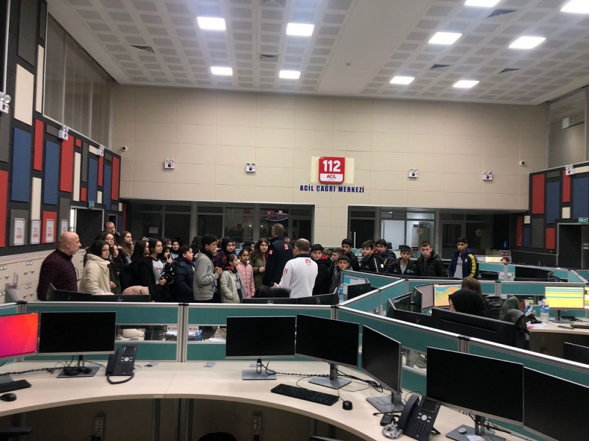 Öğrencilerden 112 Acil Çağrı Merkezine ziyaret;