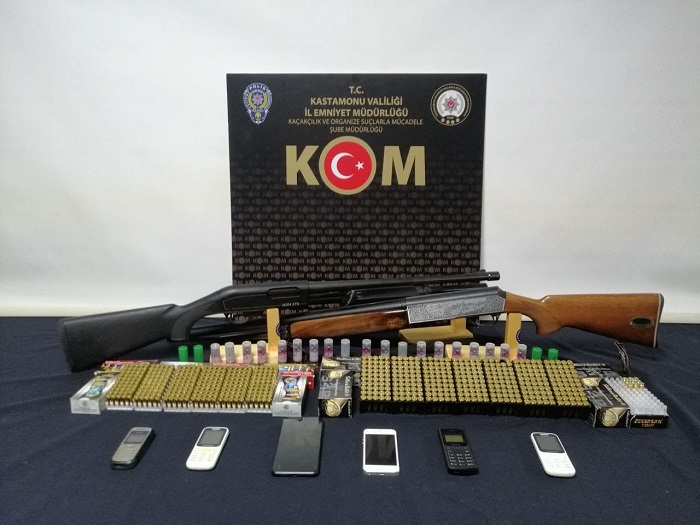 Kaçak telefon ve silah operasyonu: 1 gözaltı