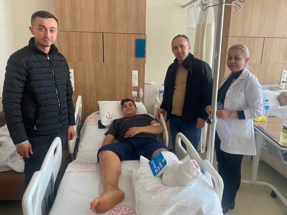 Sorucuoğlu, depremzede hastaları ziyaret etti;