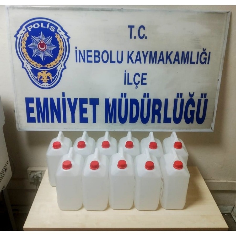 İhraç binbaşının evinde 55 litre etil alkol ele geçirildi;