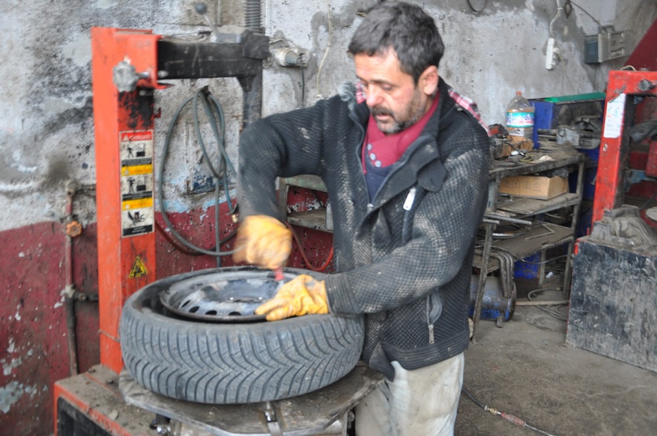 Kış lastiği el yakıyor!;