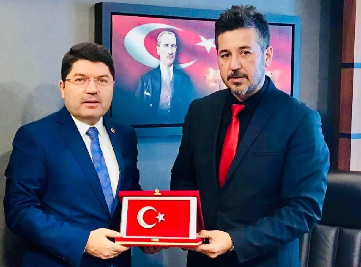 Oktay; 'Sosyal medyanın sınırları çizilmeli;