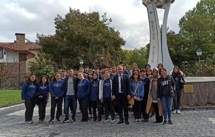 Tarihi noktaları gezerek öğrenecekler;