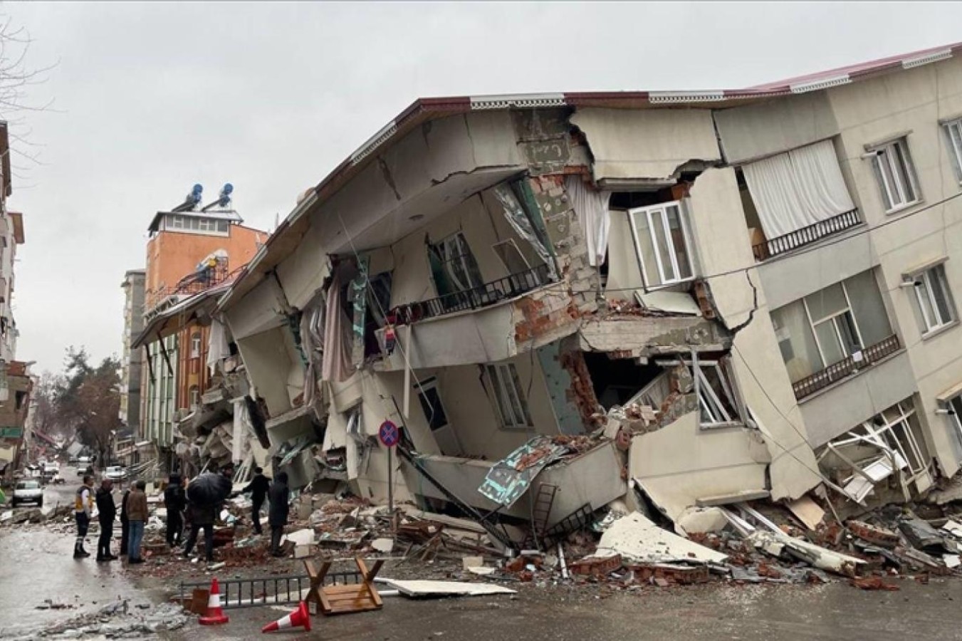 Bu yarayı da sararız!;