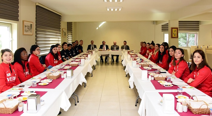 Rektör Topal, Belediyespor’u ağırladı;