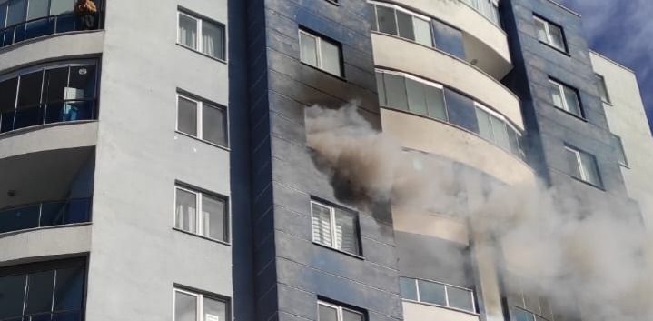 Kuzeykent'te sitede yangın;
