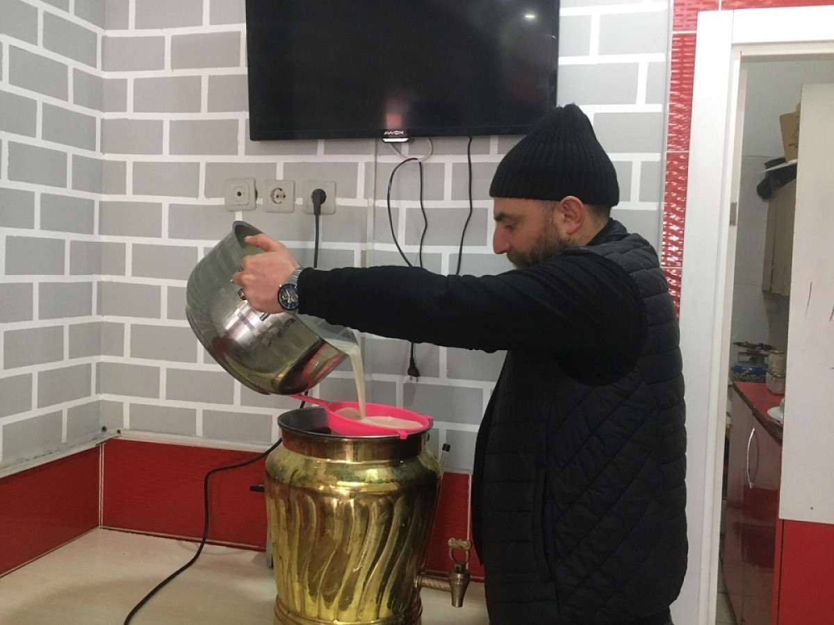 Dedesinin 50 yıllık mesleğini yaşatıyor;