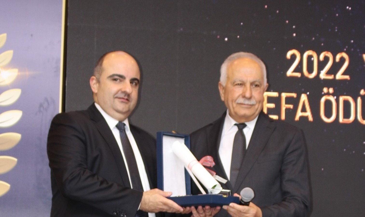 Başesgioğlu’na ‘vefa’ ödülü;