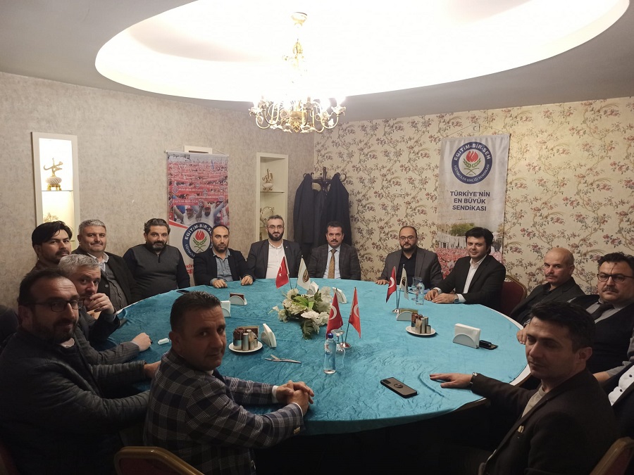 Eğitim Bir-Sen’de devir-teslim töreni;