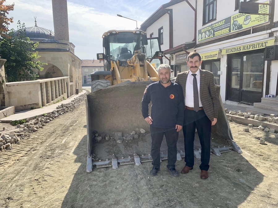 İbni Neccar’da Arnavut kaldırımları sökülüyor;