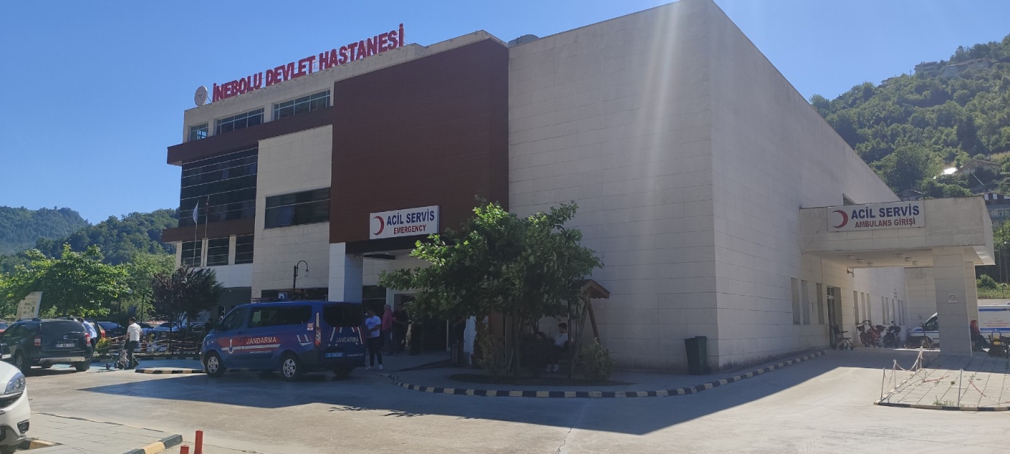 Silah birden patladı, kazara eniştesini vurdu;