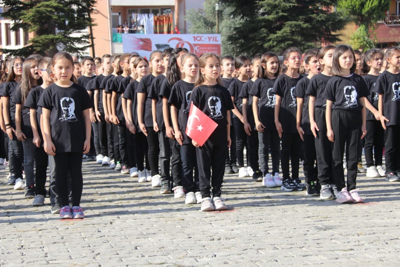 Taşova'da Cumhuriyetin 100. yılı kutlandı