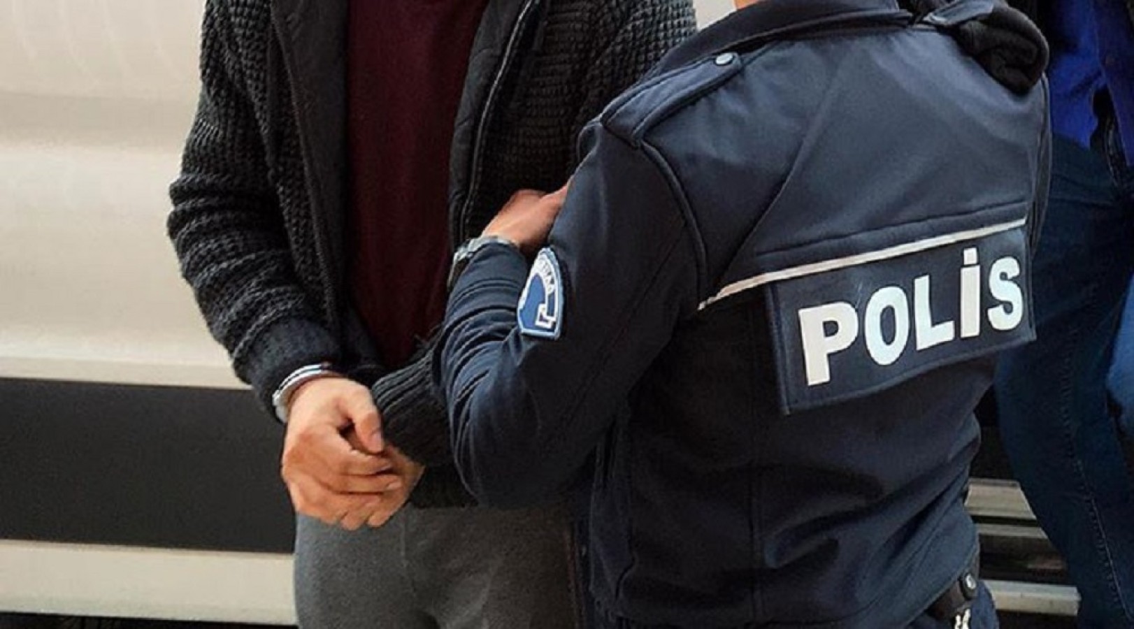 Firari şahıs polisten kaçamadı;